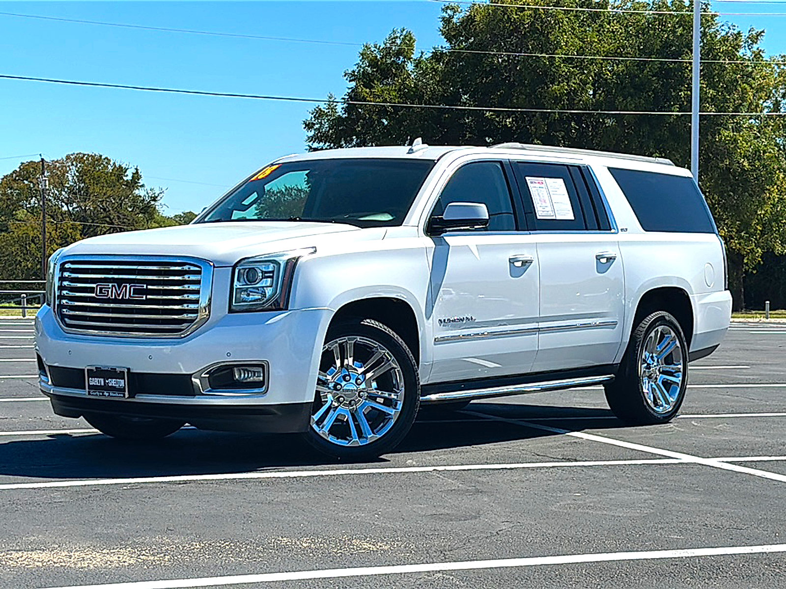 Used 2018 GMC Yukon XL SLT w/ Premium Edition RWD image 2