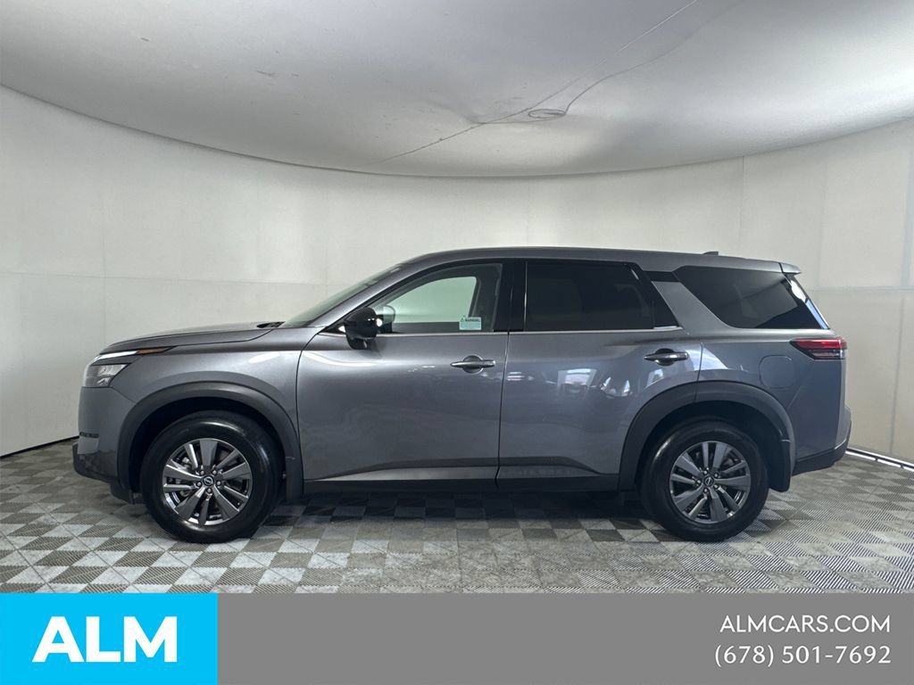 Used 2025 Nissan Pathfinder S FWD image 10