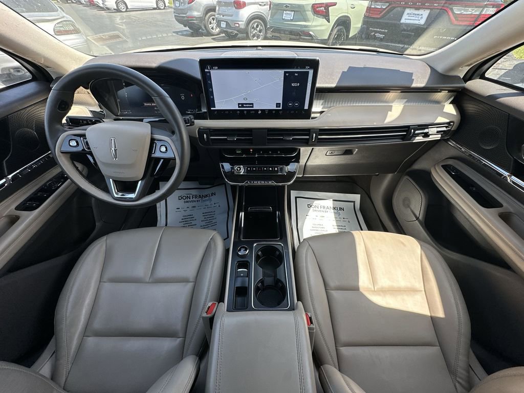 Used 2023 Lincoln Corsair AWD w/ Towing Package image 21