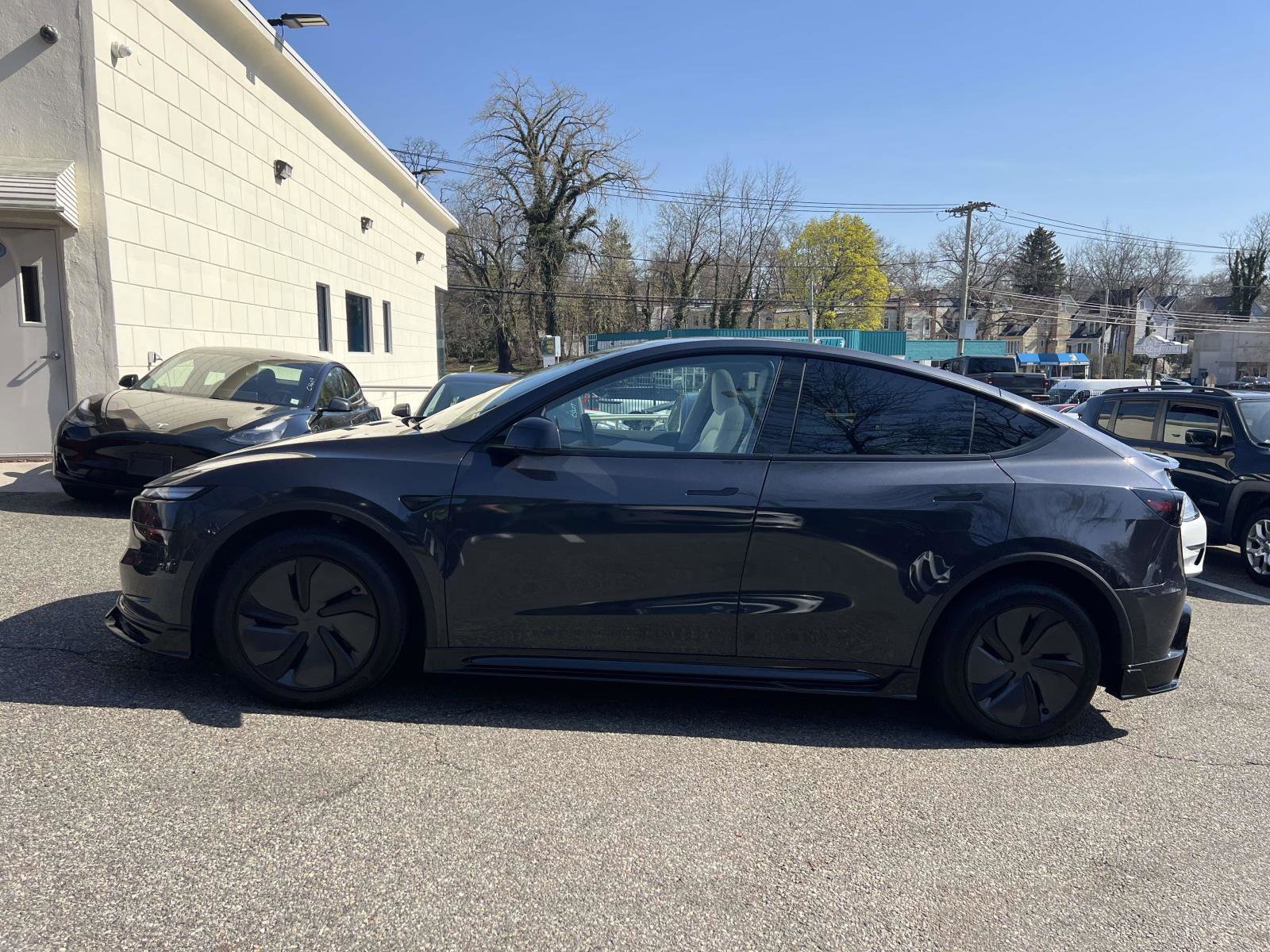 Used 2026 Tesla Model Y 2WD image 4