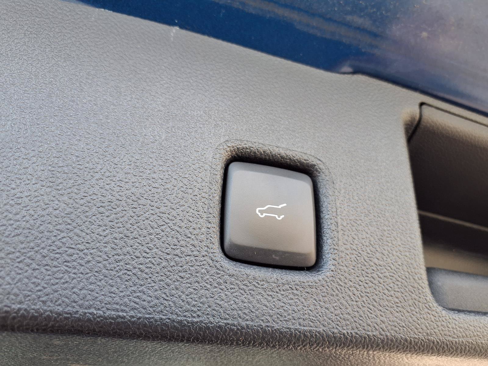 Used 2022 Ford Escape SE w/ SE Sport Appearance Package FWD image 23