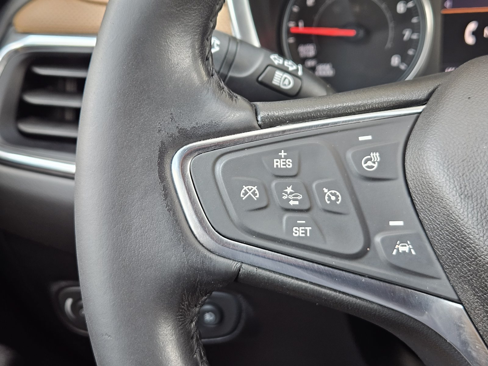 Used 2019 Chevrolet Equinox Premier FWD image 24