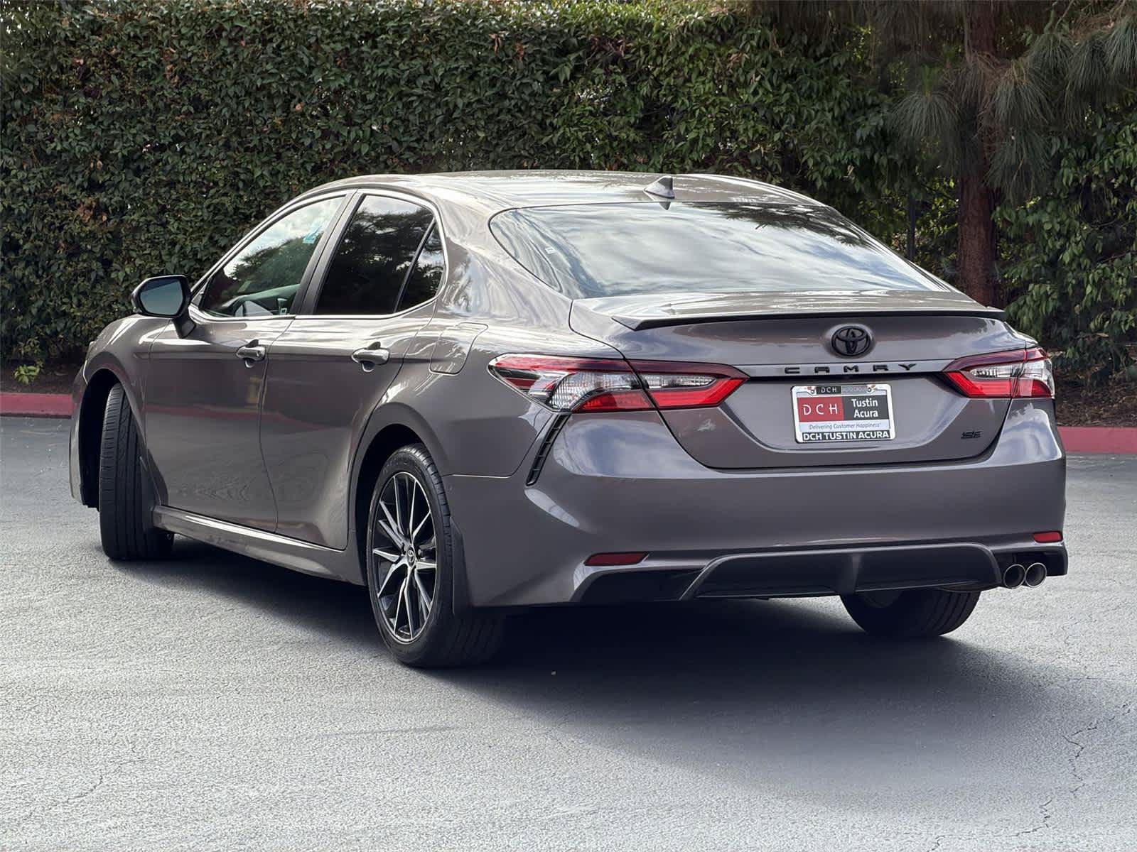 Used 2022 Toyota Camry SE w/ Convenience Package FWD image 5