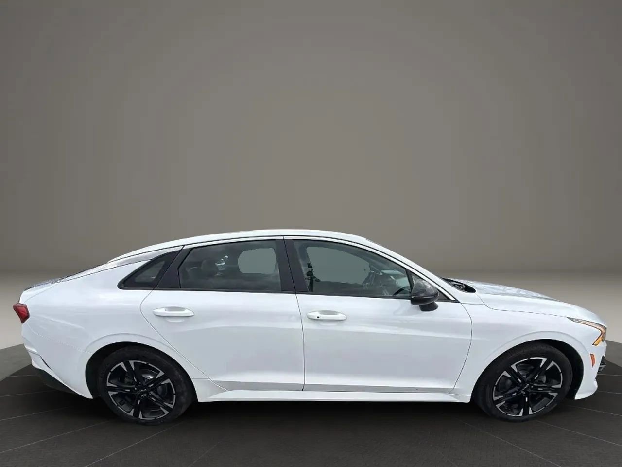 Used 2022 Kia K5 GT-Line FWD image 4