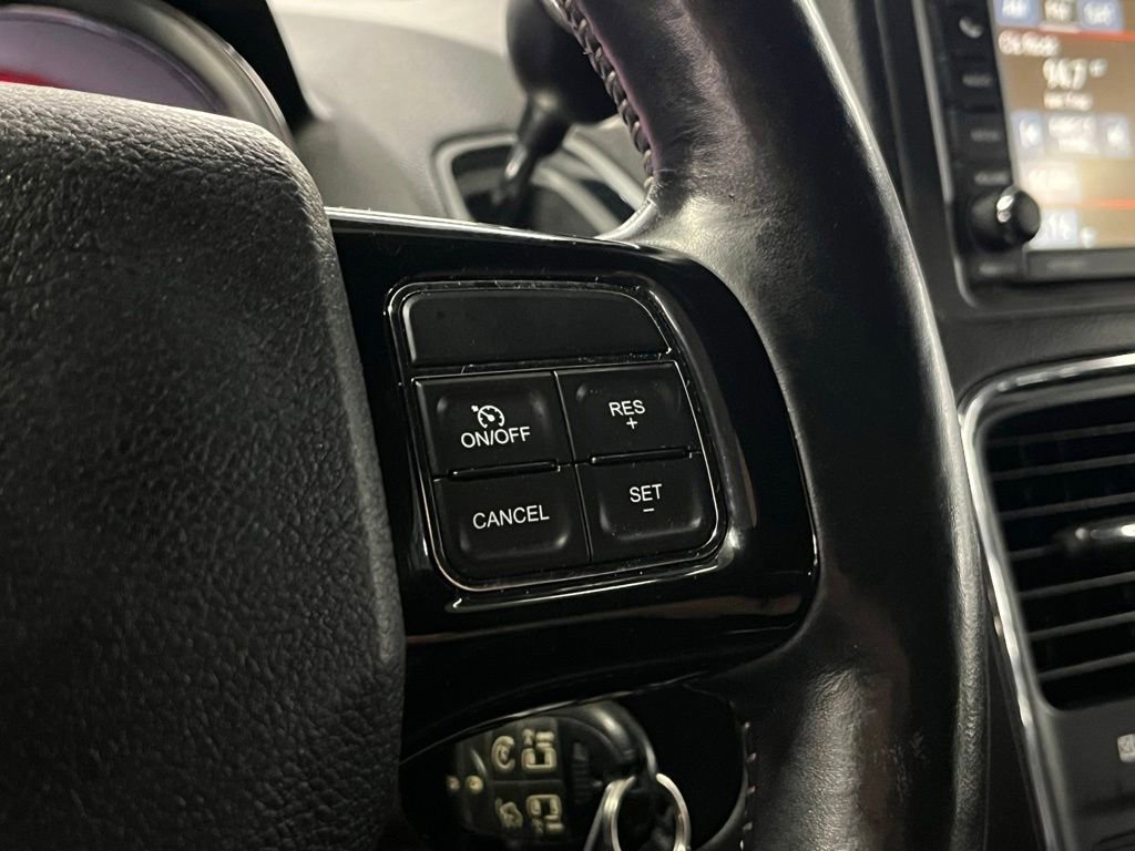 Used 2017 Dodge Grand Caravan SXT w/ Driver Convenience Group FWD image 23