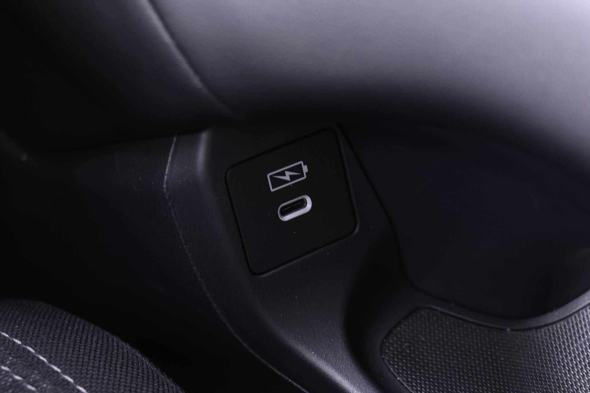 Certified 2024 Honda HR-V LX image 9