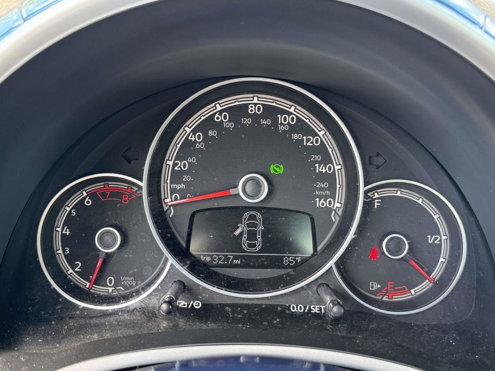 Used 2018 Volkswagen Beetle 2.0T SE w/ SE Premium Package FWD image 26