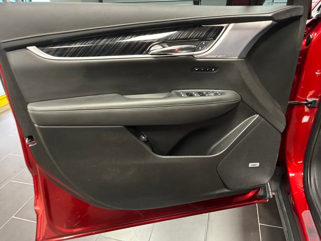 Used 2025 Cadillac XT6 Premium Luxury FWD image 10