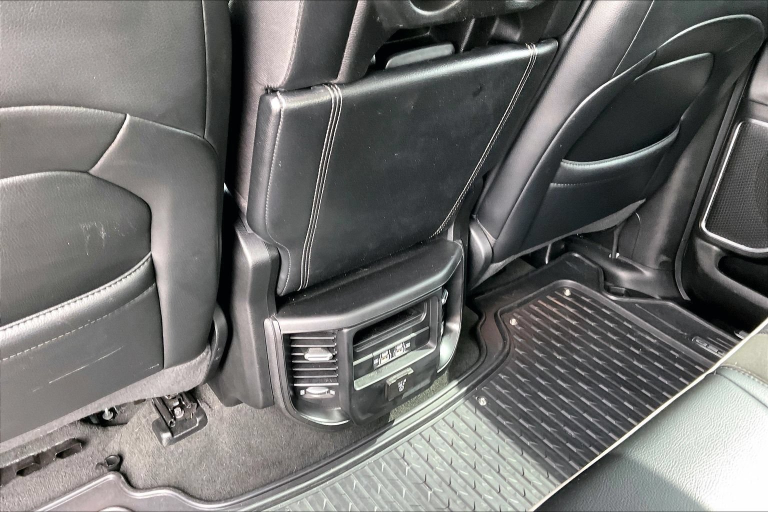 Used 2022 RAM 1500 Laramie w/ Off Road Group AWD/4WD image 11