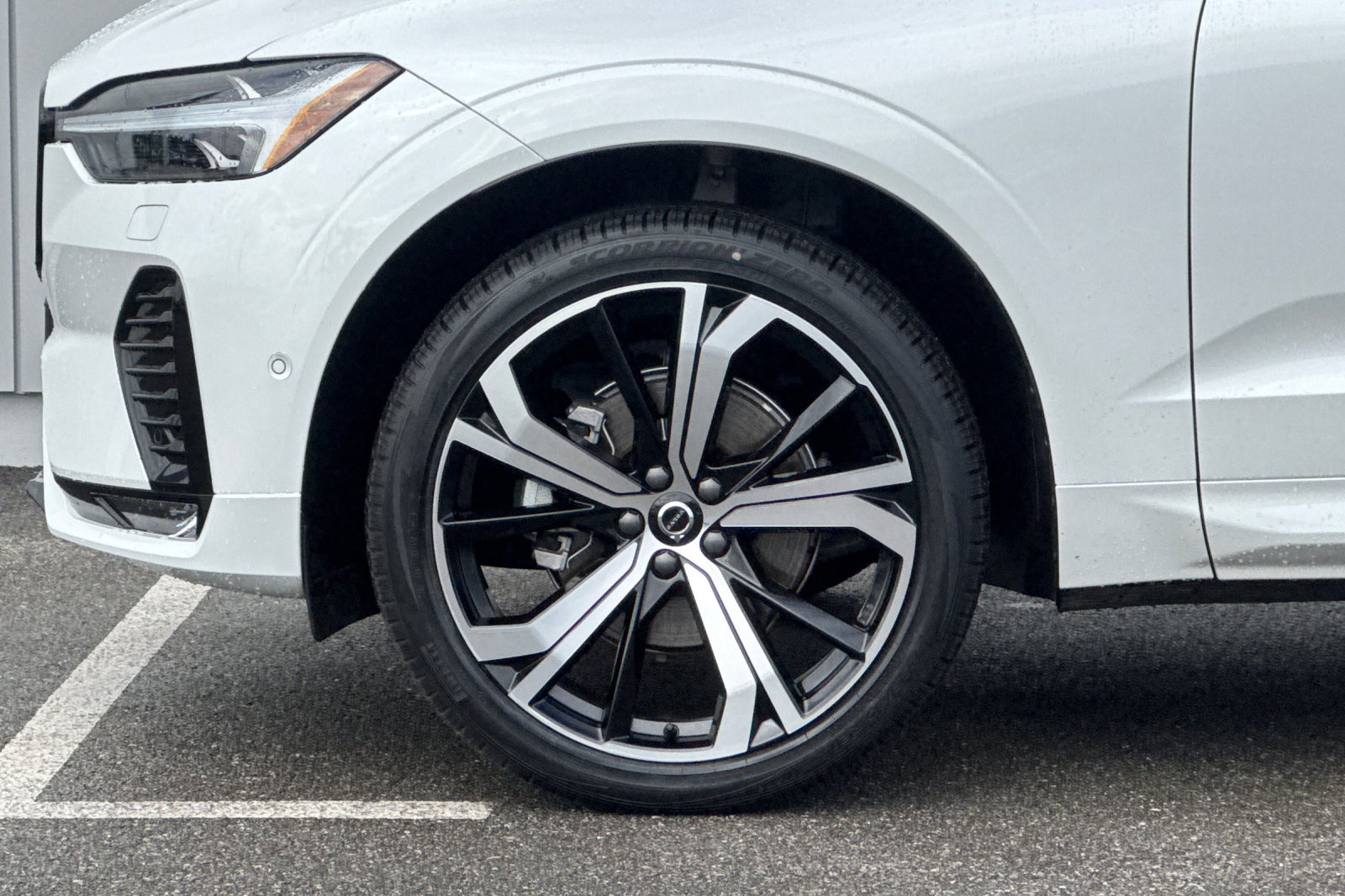 Used 2024 Volvo XC60 B5 Ultimate w/ Climate Package AWD/4WD image 33
