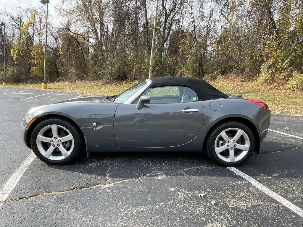 Used 2008 Pontiac Solstice Convertible w/ Premium Package image 6
