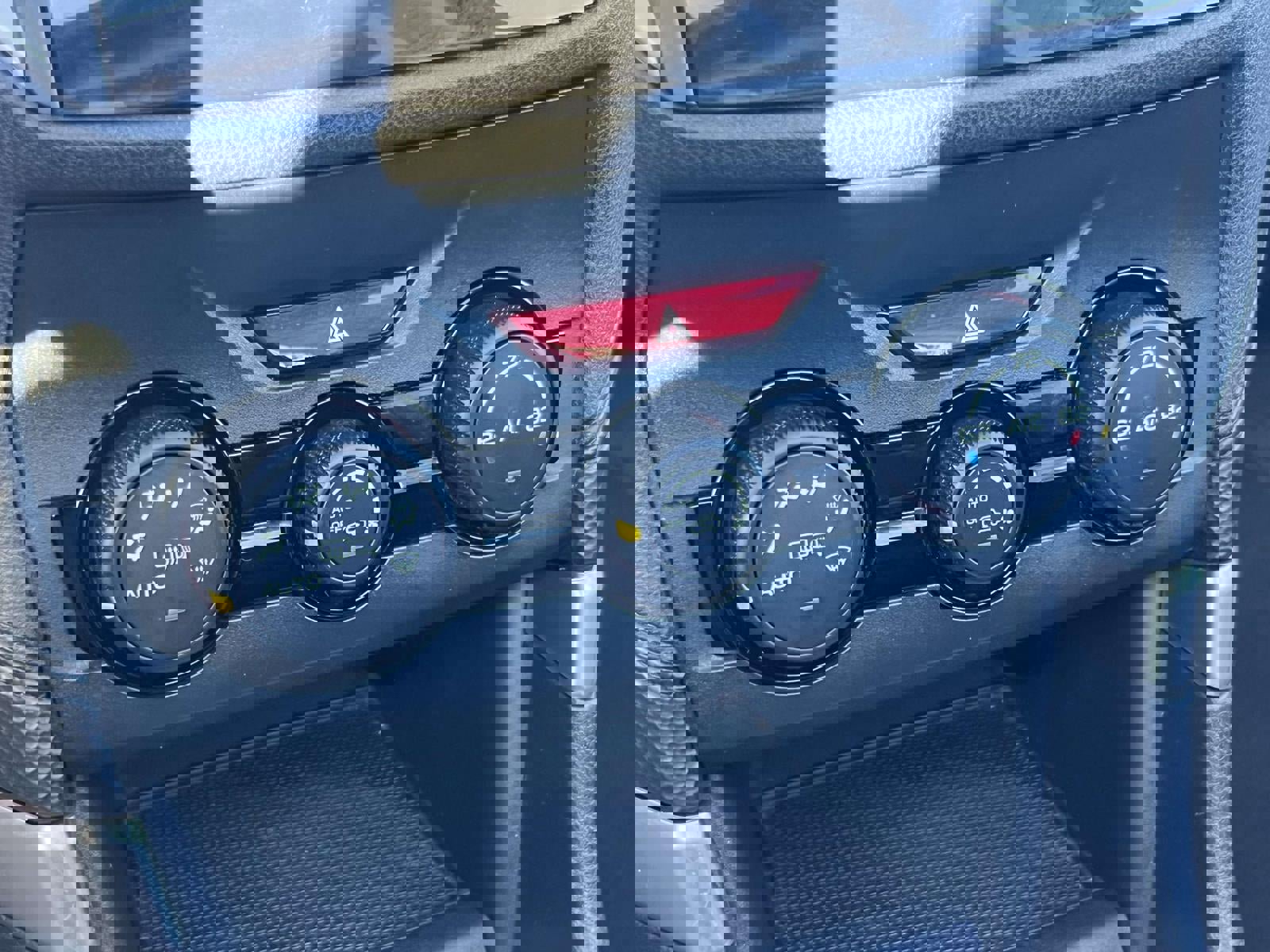 Used 2019 Subaru Forester Premium w/ All-Weather Package image 13