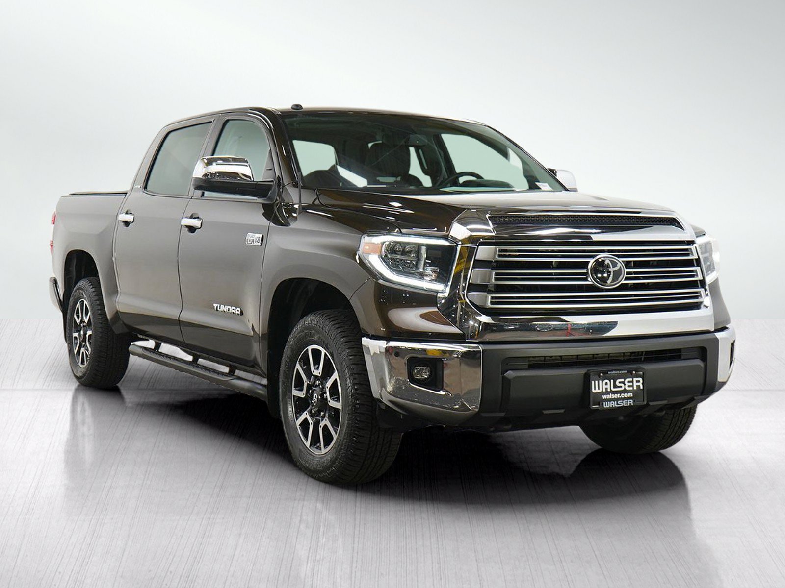 Used 2018 Toyota Tundra Limited w/ Limited Premium Package AWD/4WD image 7