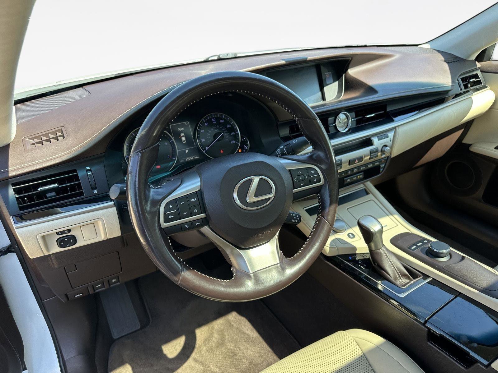 Used 2016 Lexus ES 350 FWD image 11
