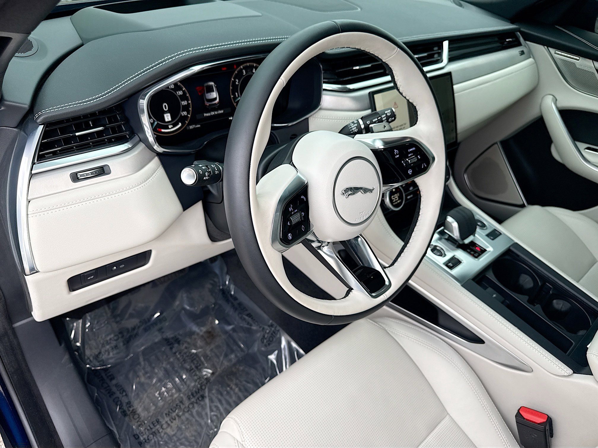 Used 2026 Jaguar F-PACE R-Dynamic S image 25