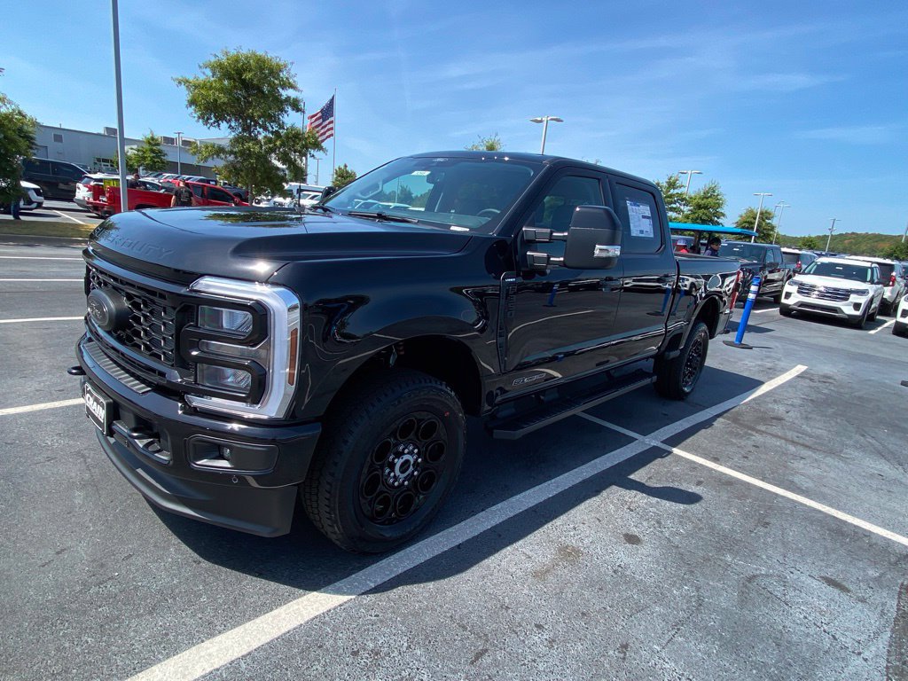 New 2026 Ford F350 Lariat w/ Black Appearance Package AWD/4WD image 3