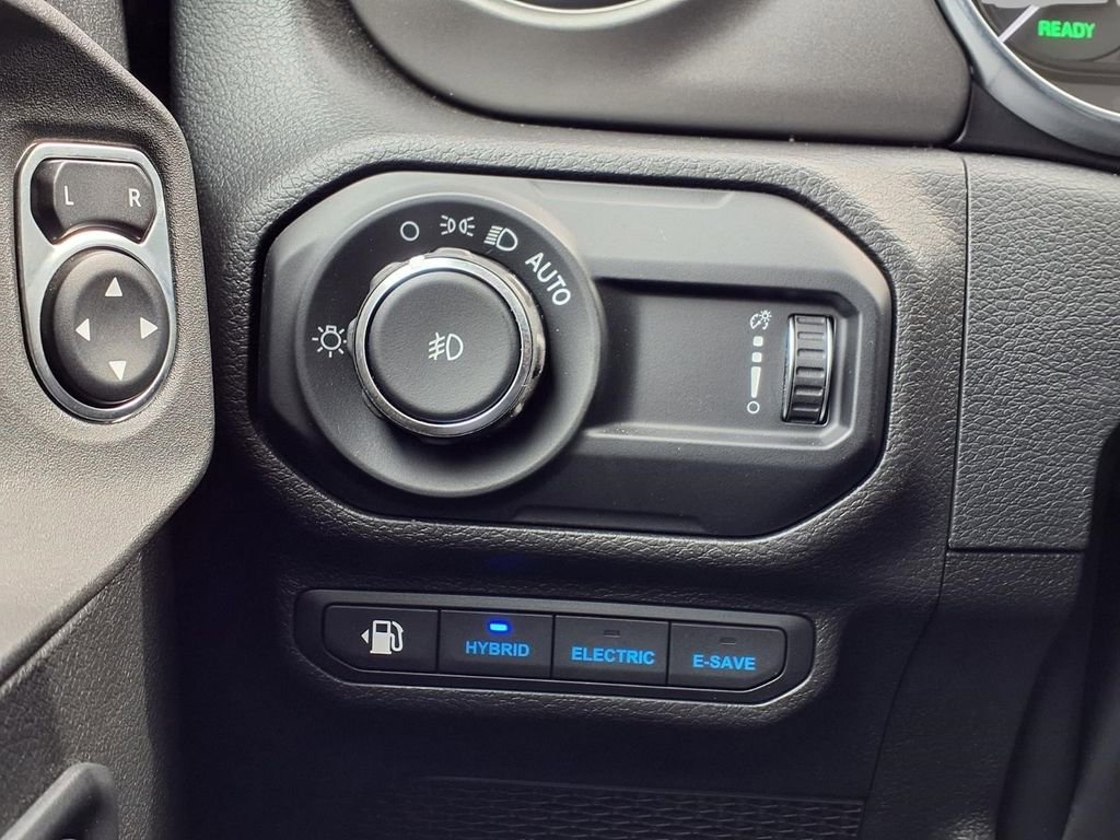 Used 2023 Jeep Wrangler Unlimited w/ 8.4" Radio Group AWD/4WD image 17