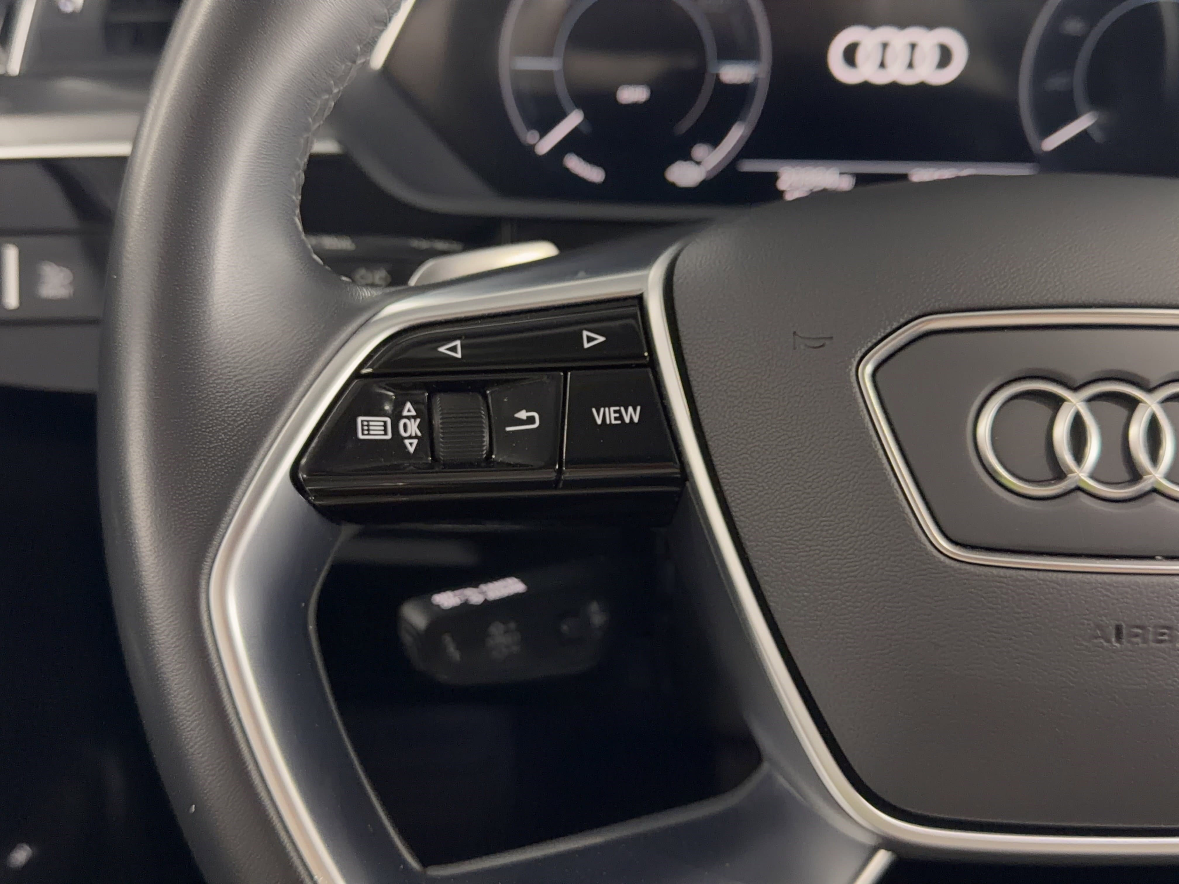 Used 2023 Audi e-tron Premium Plus w/ Premium Plus Package image 21