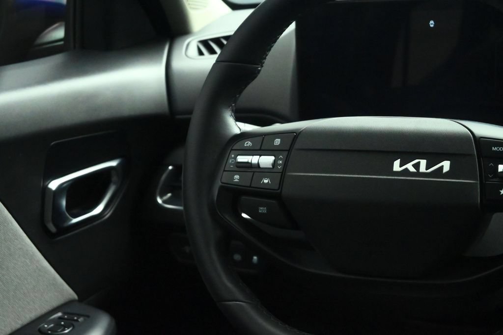Certified 2025 Kia K4 EX FWD image 42
