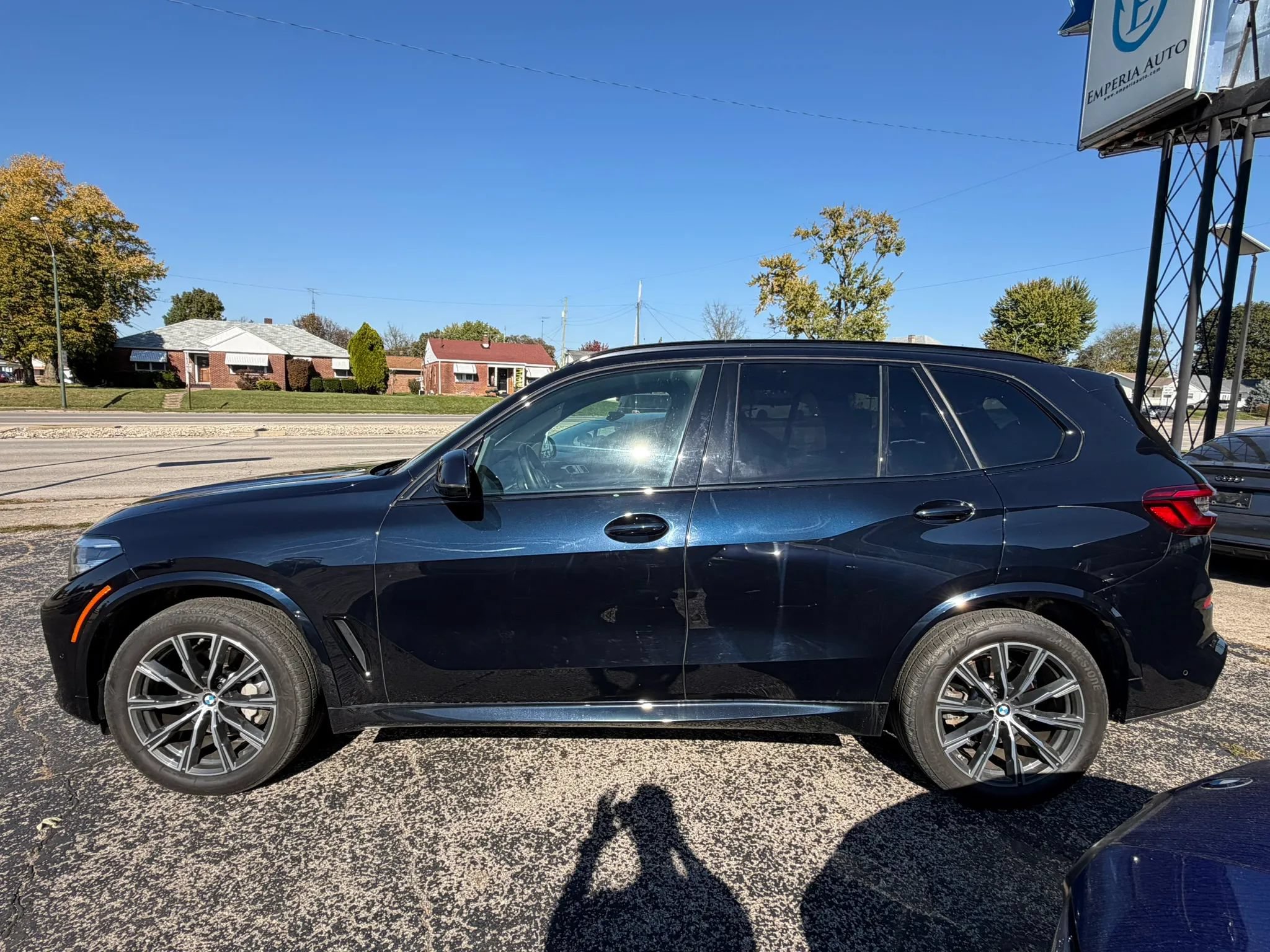Used 2019 BMW X5 xDrive40i w/ M Sport Package AWD/4WD image 4