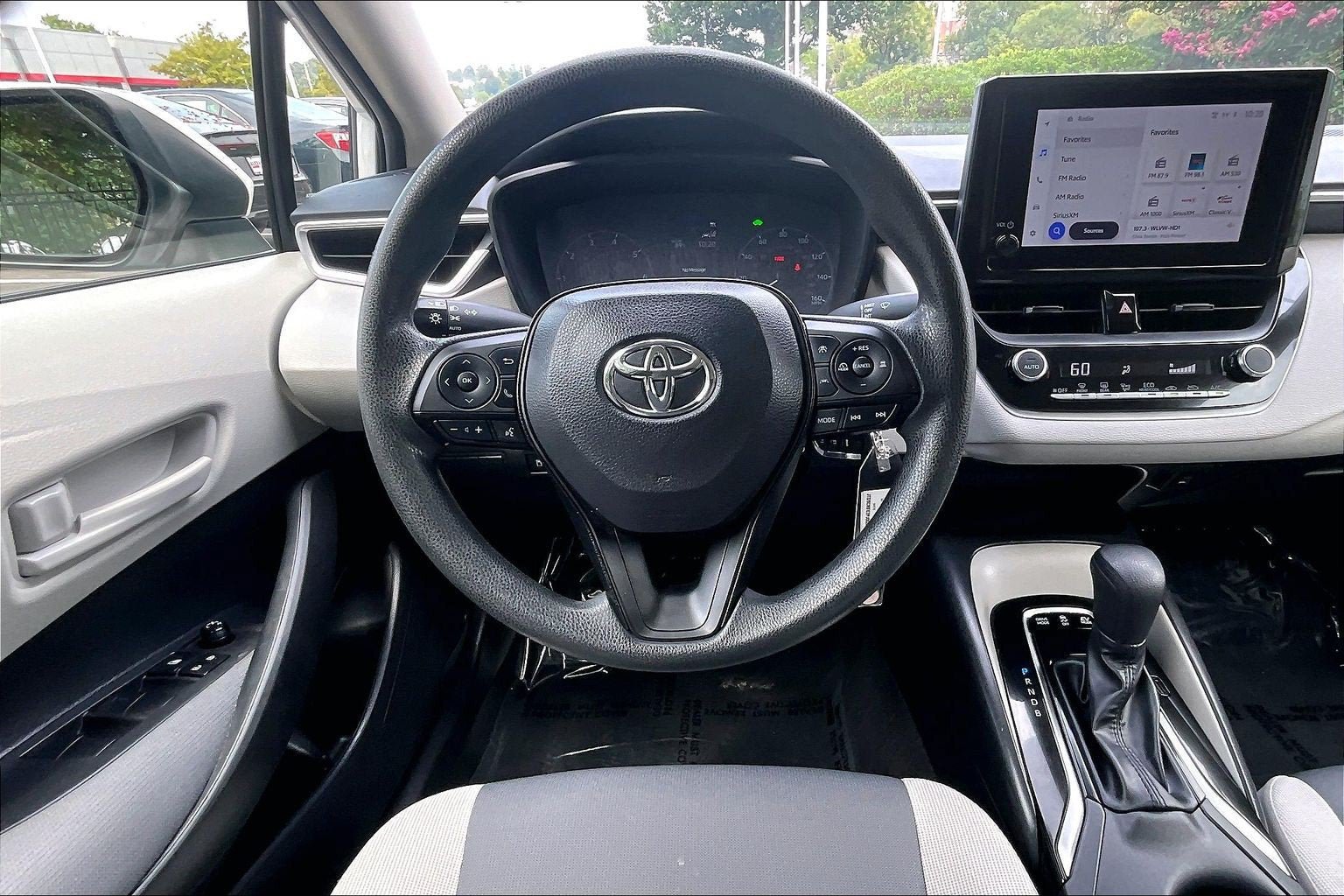 Used 2023 Toyota Corolla LE FWD image 5