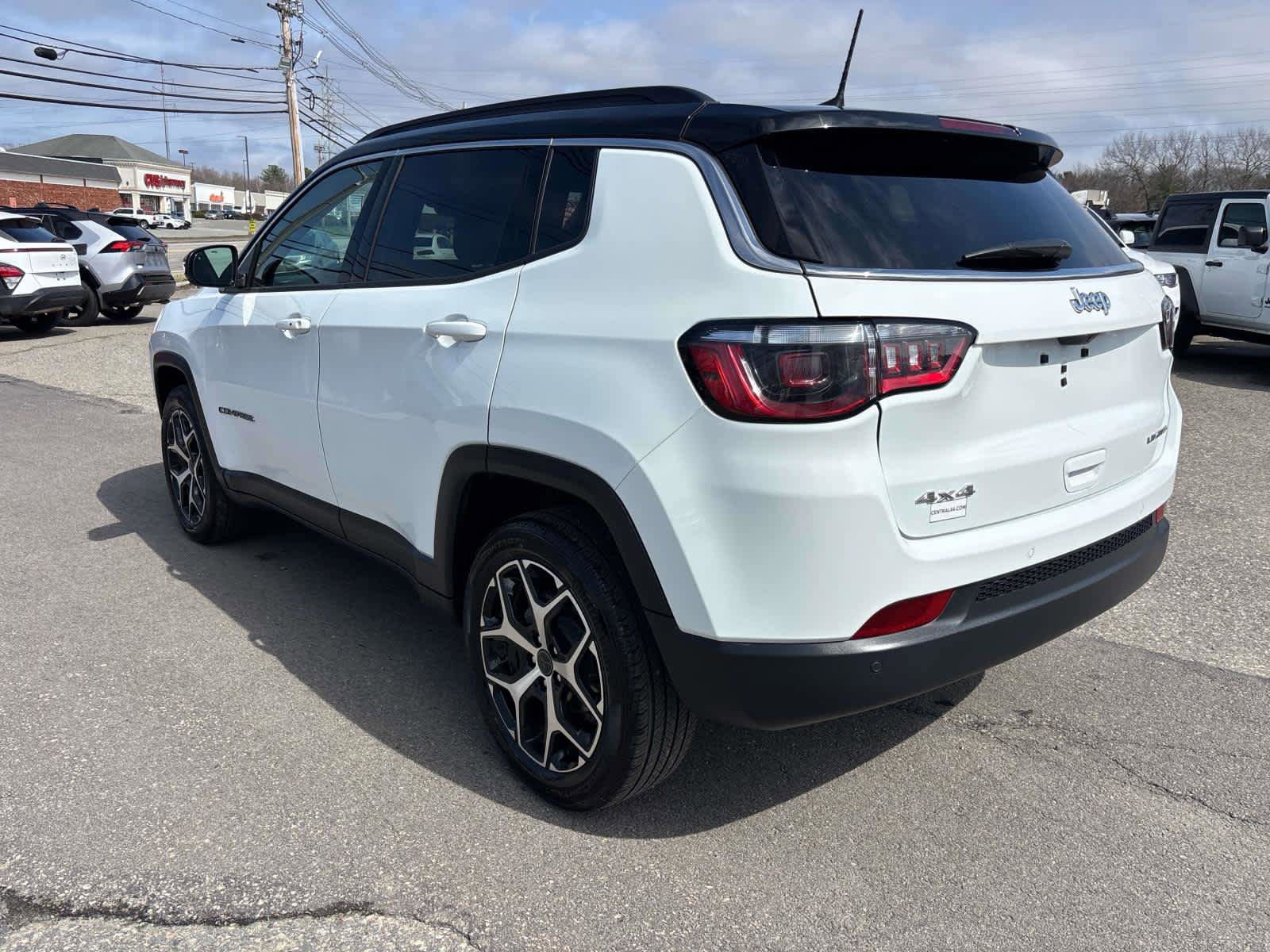 Used 2025 Jeep Compass Limited image 5