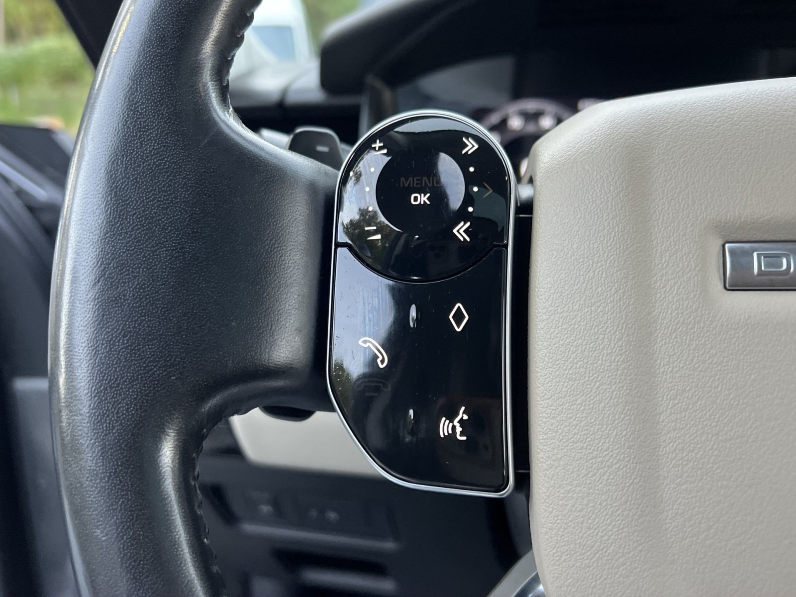 Used 2019 Land Rover Discovery SE AWD/4WD image 37