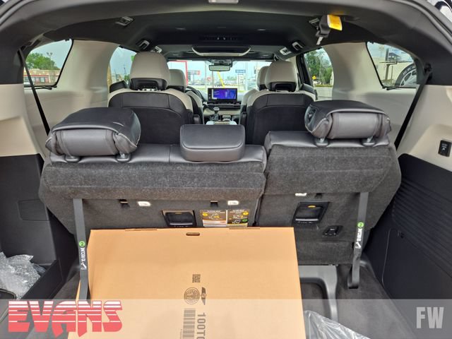 New 2026 Toyota Sienna Platinum AWD/4WD image 34