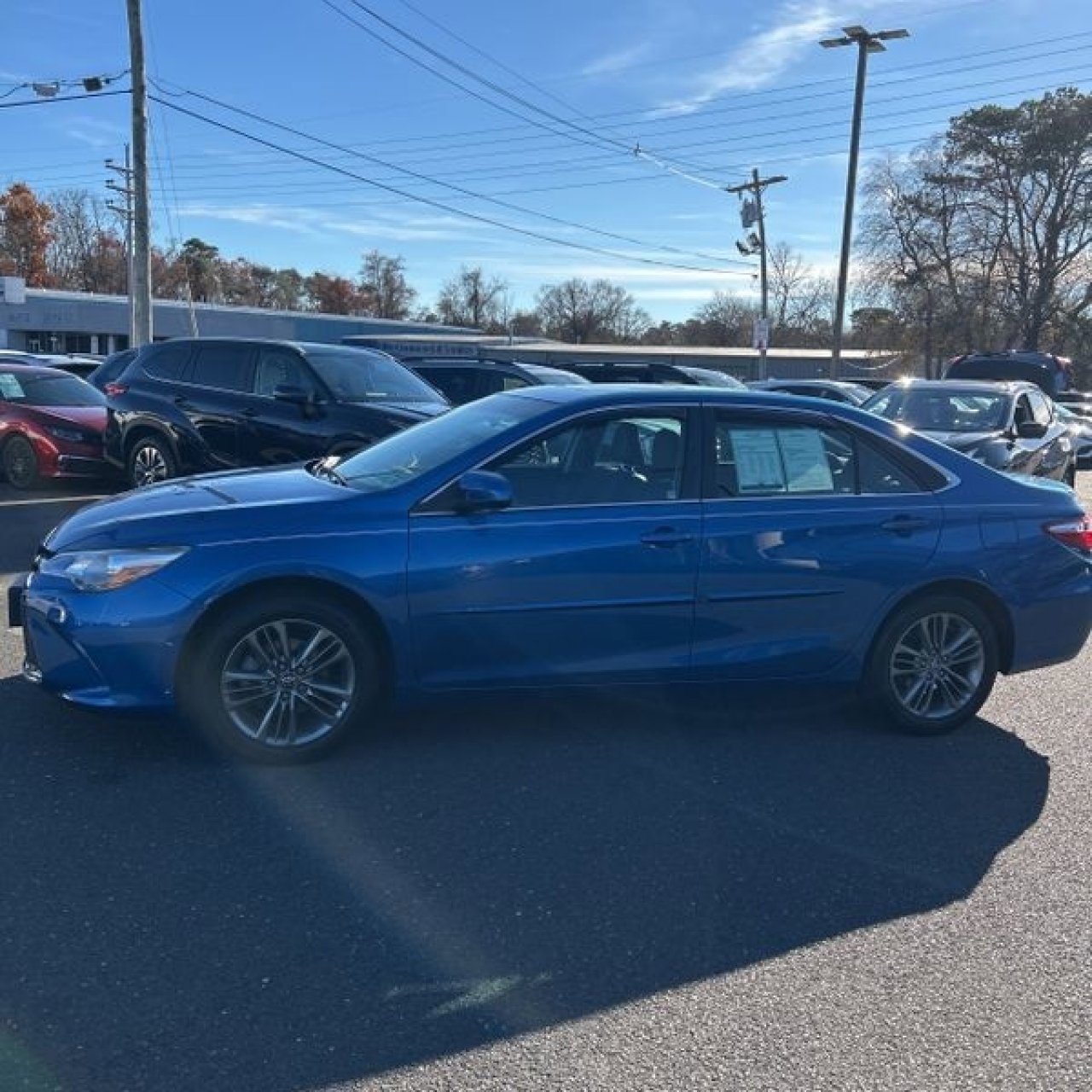 Used 2017 Toyota Camry SE image 5