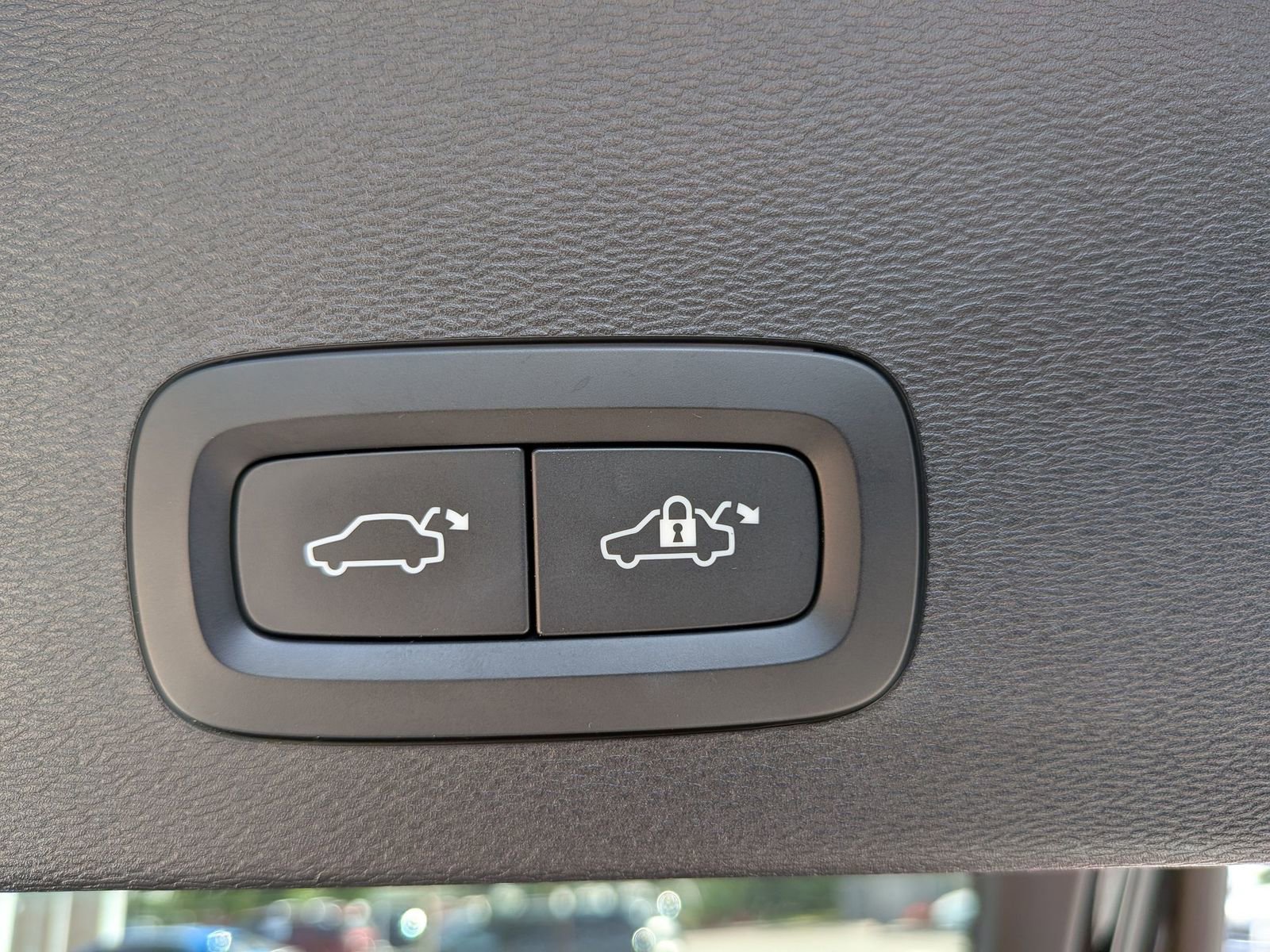 Used 2023 Volvo C40 P8 Recharge Ultimate w/ Protection Package Premier AWD/4WD image 32