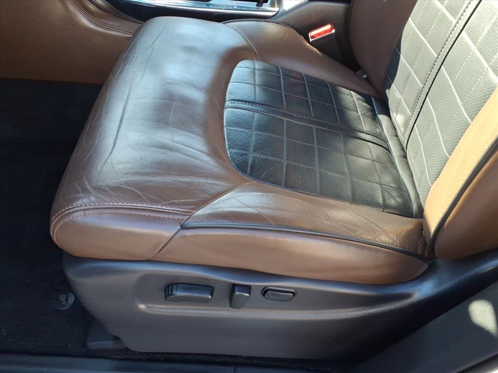 Used 2020 Nissan Armada Platinum w/ Platinum Reserve Package image 6