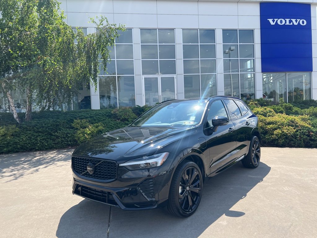 Certified 2024 Volvo XC60 T8 Ultimate w/ Climate Package image 38