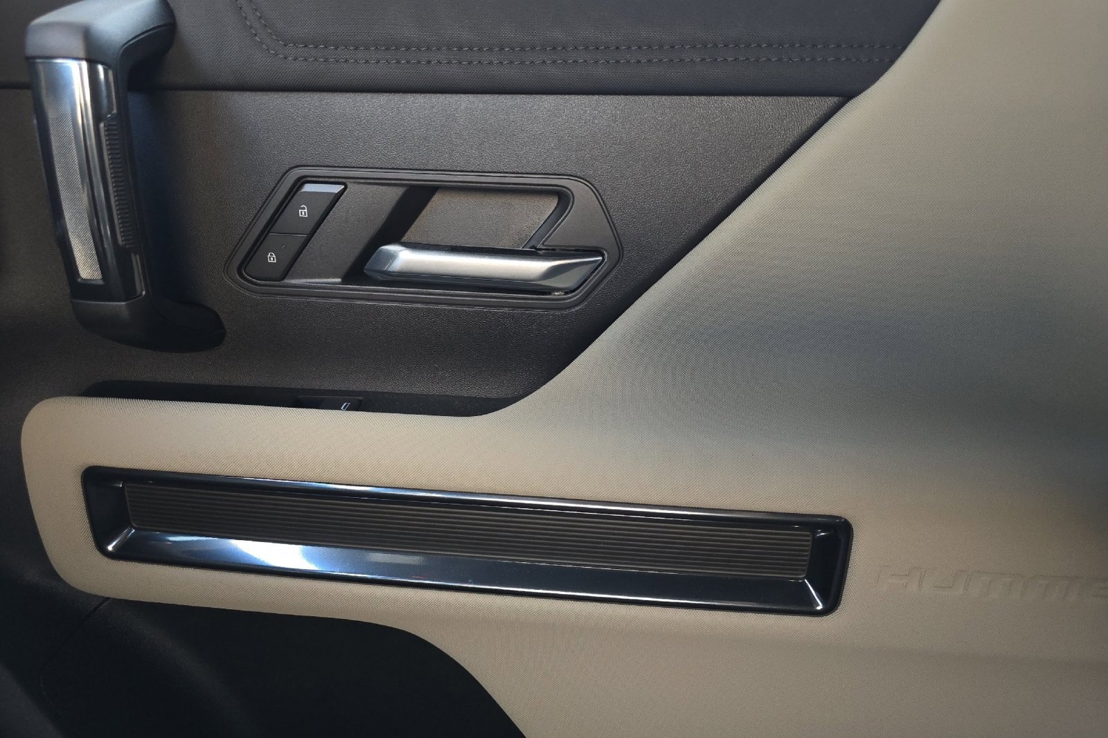 New 2026 GMC Hummer EV SUV w/ LPO, Sport Package image 19