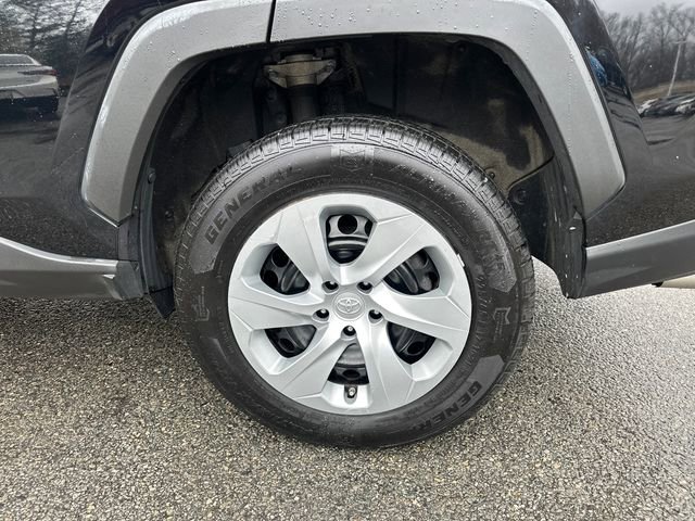 Used 2020 Toyota RAV4 LE w/ Carpet Mat Package image 15