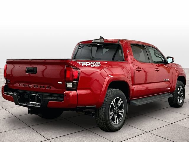 Used 2019 Toyota Tacoma TRD Sport AWD/4WD image 11