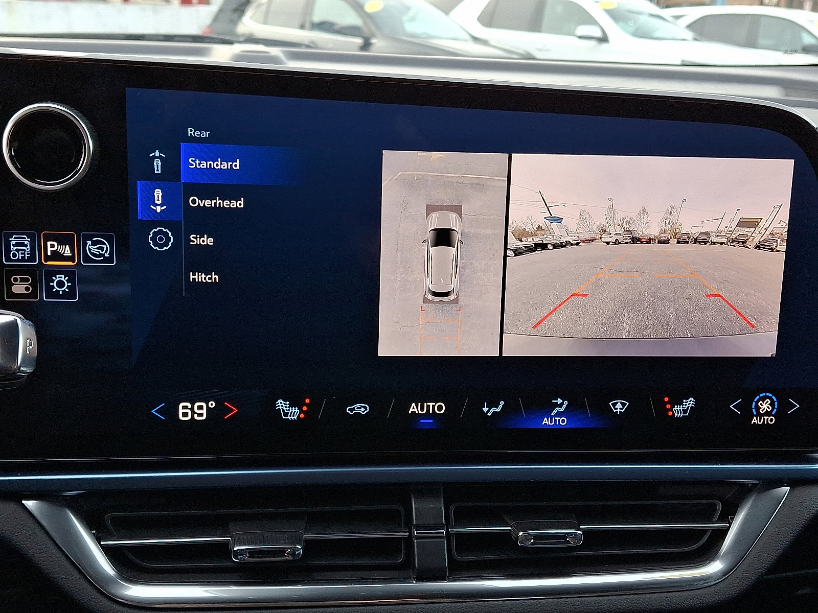 Used 2025 Chevrolet Equinox EV LT w/ Convenience Package image 19