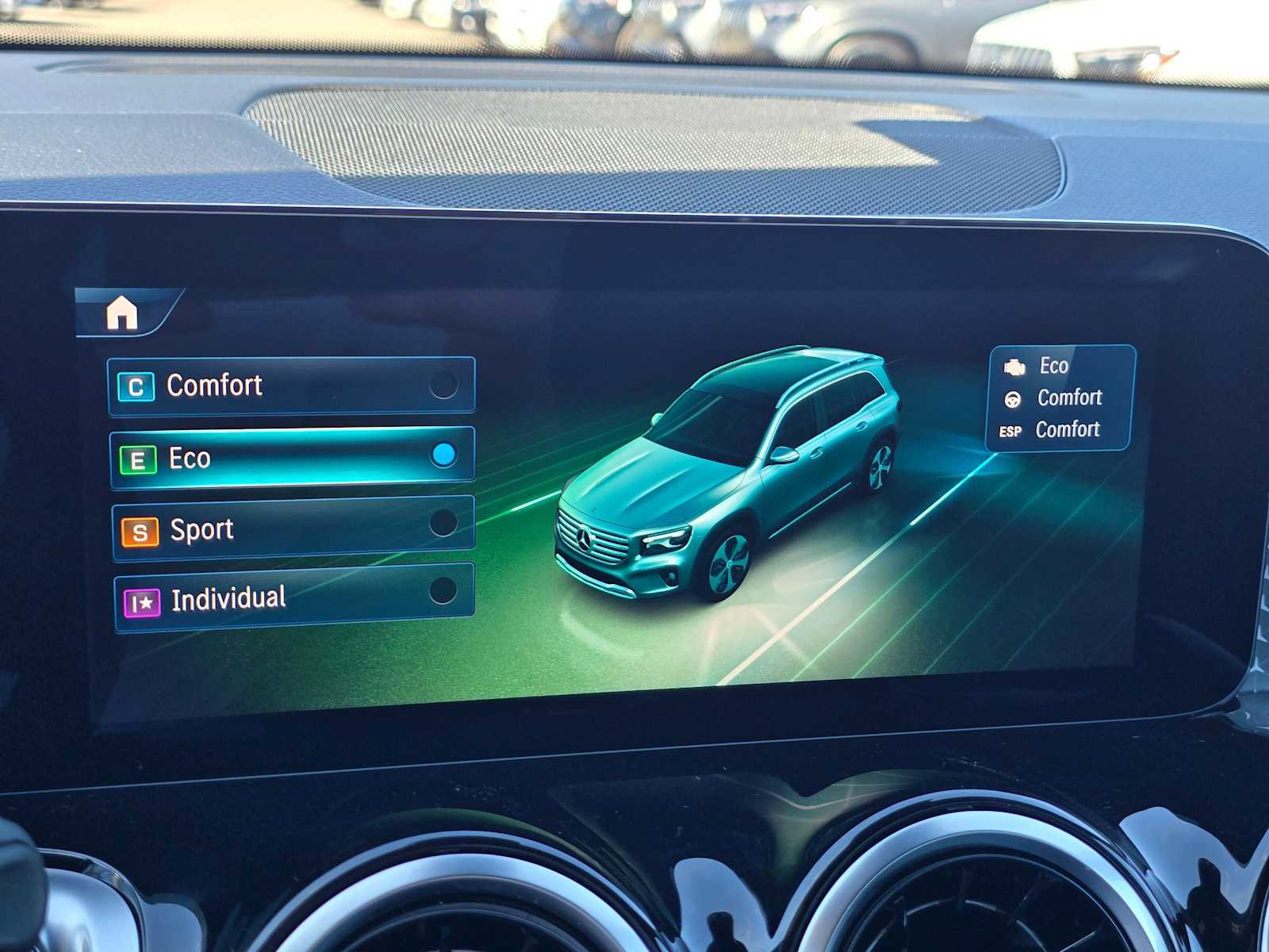 Used 2026 Mercedes-Benz GLB 250 image 31