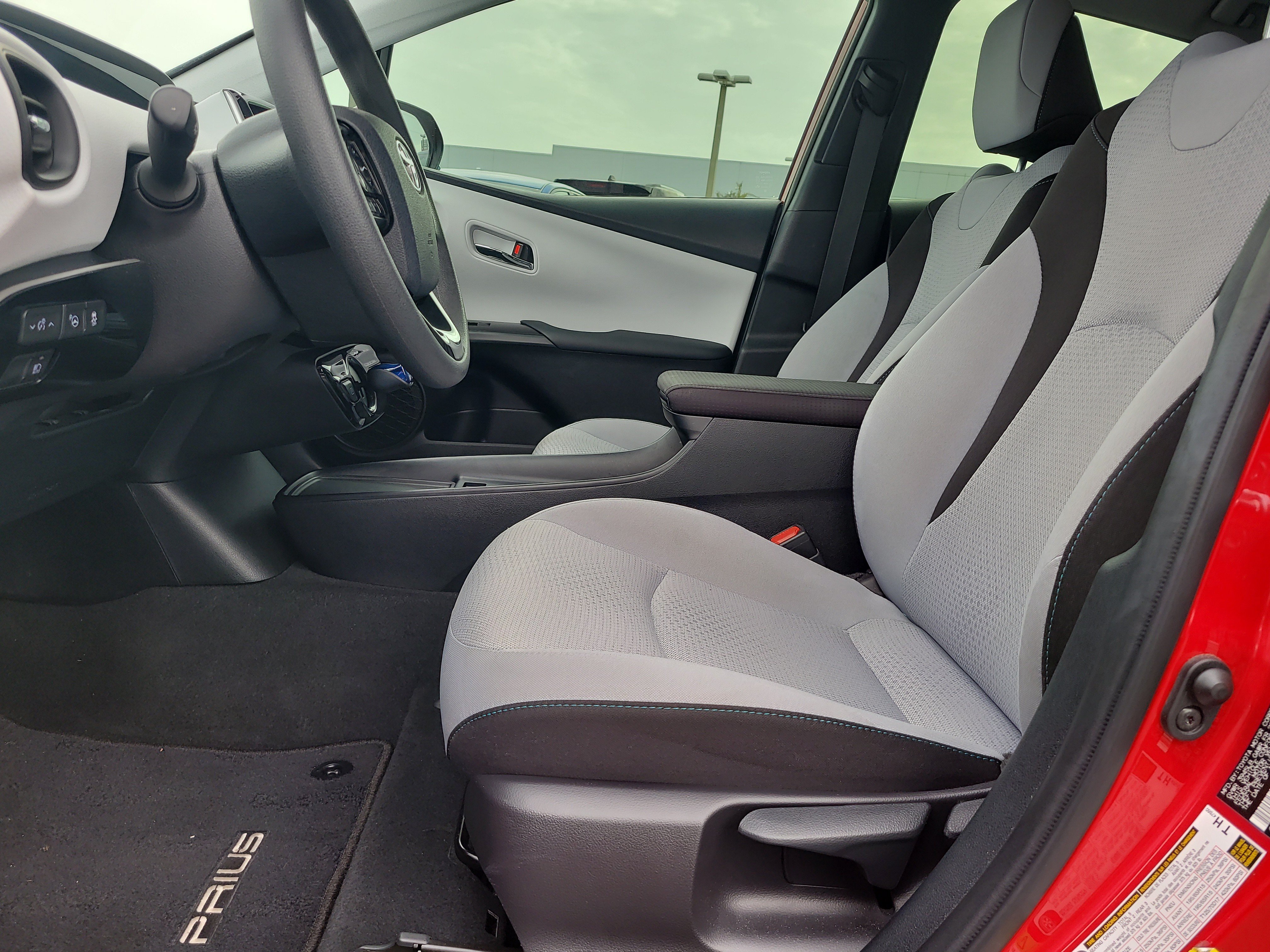 Used 2022 Toyota Prius LE FWD image 16