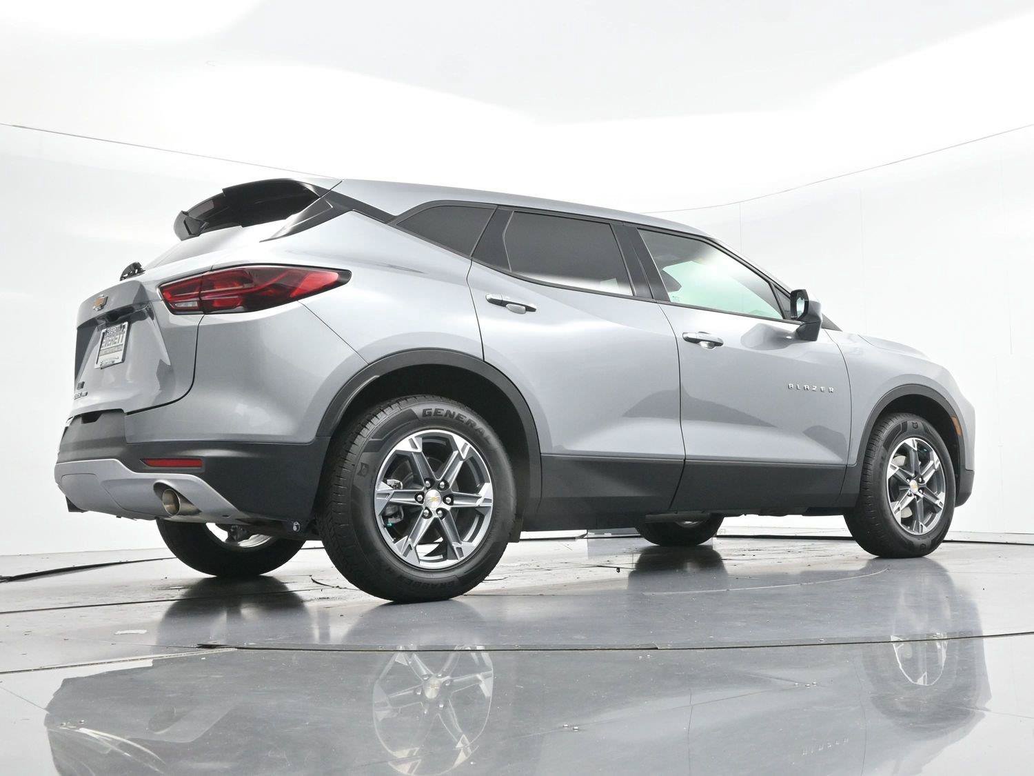 Used 2025 Chevrolet Blazer LT AWD/4WD image 48