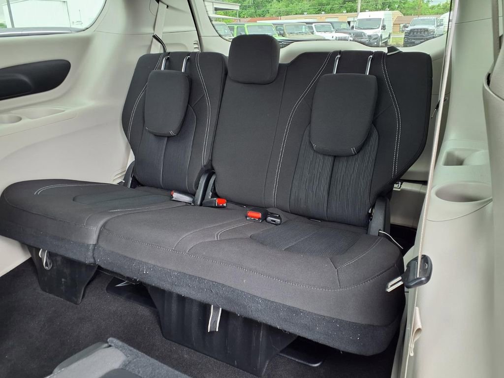 Used 2023 Chrysler Voyager LX FWD image 23