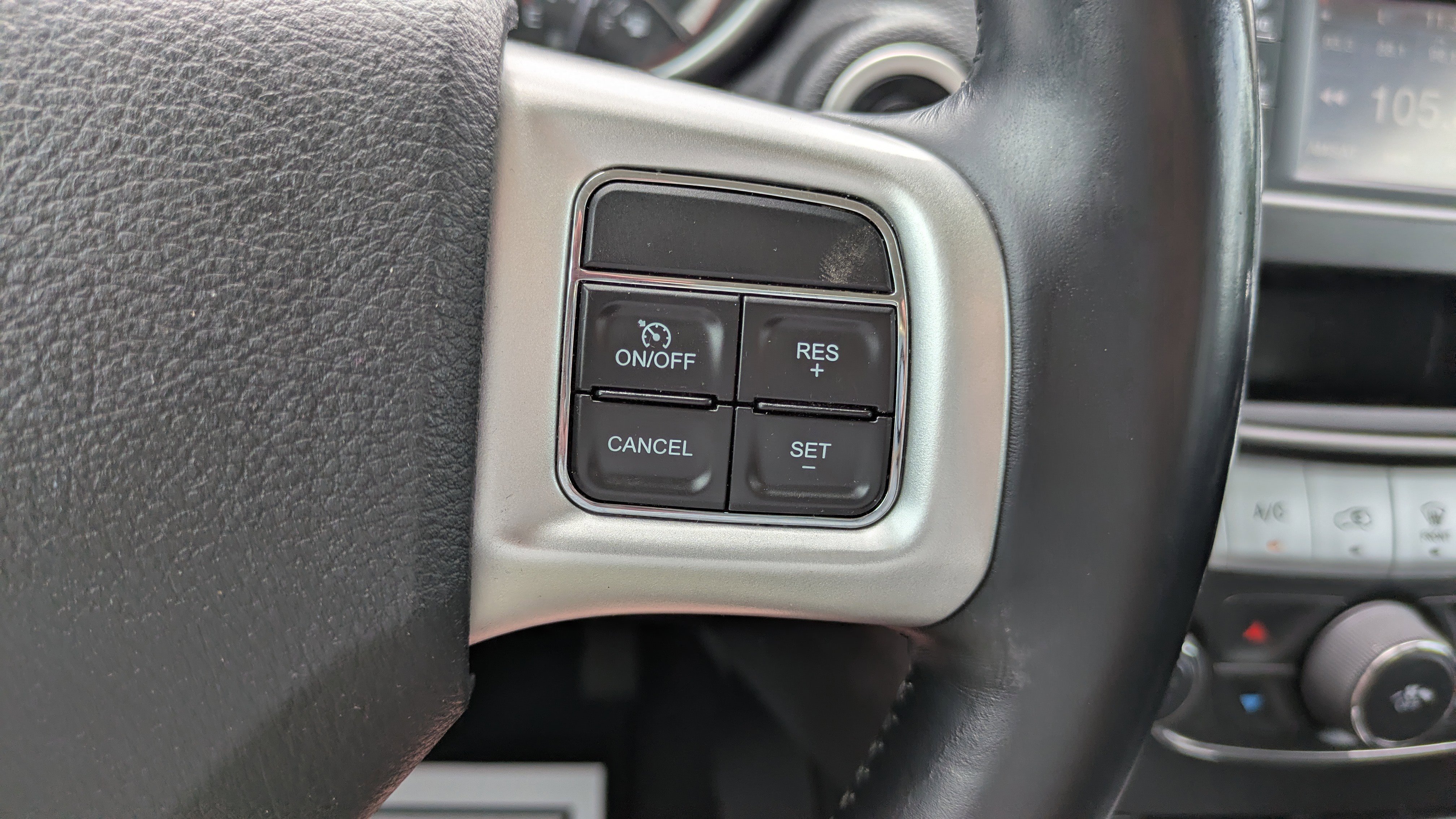 Used 2020 Dodge Journey SE w/ SE Popular Equipment Group FWD image 17