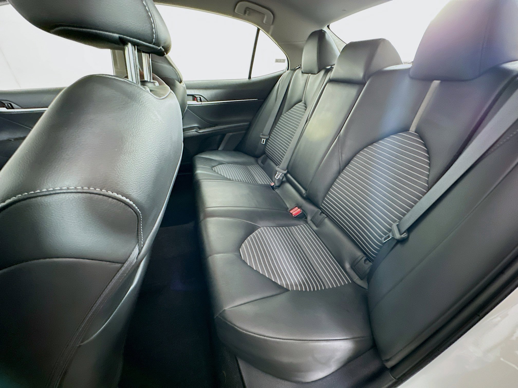 Used 2023 Toyota Camry SE image 25