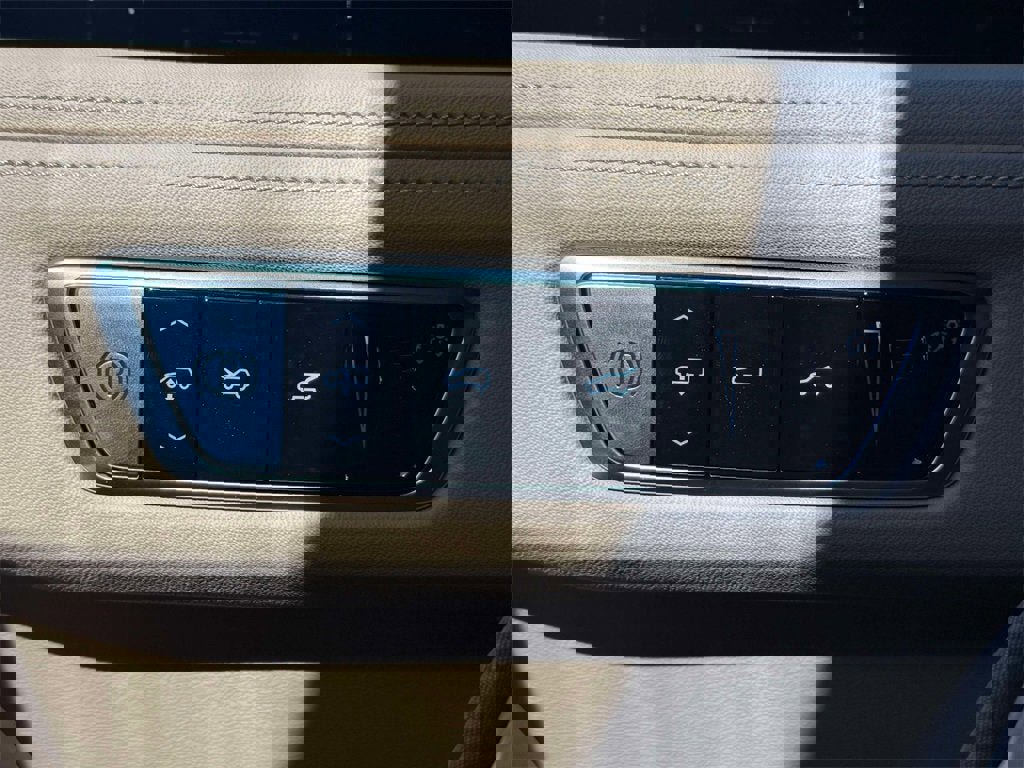 New 2025 Cadillac Escalade IQ Sport 2 w/ LPO, ONYX Package image 19