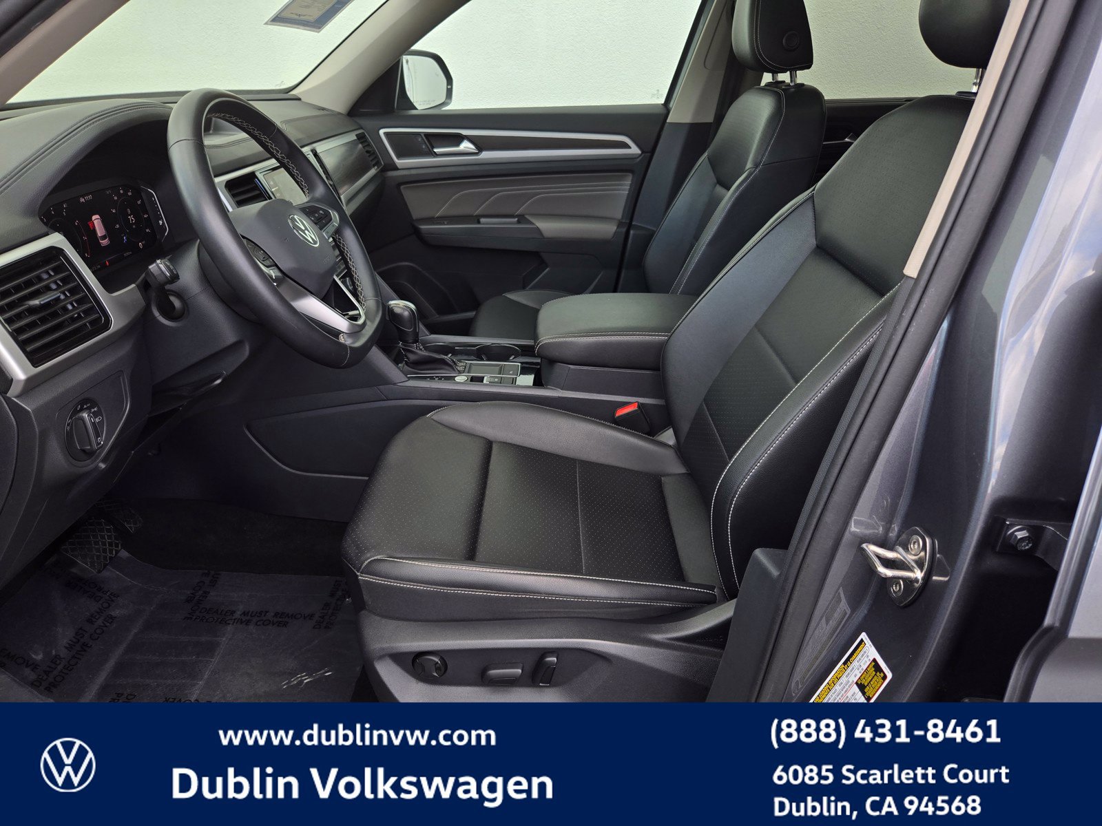 Used 2023 Volkswagen Atlas SE w/ Panoramic Sunroof Package FWD image 17