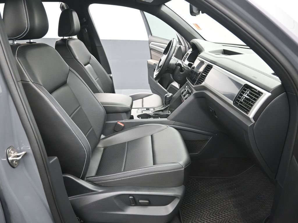 Used 2021 Volkswagen Atlas Cross Sport SEL R-Line image 16