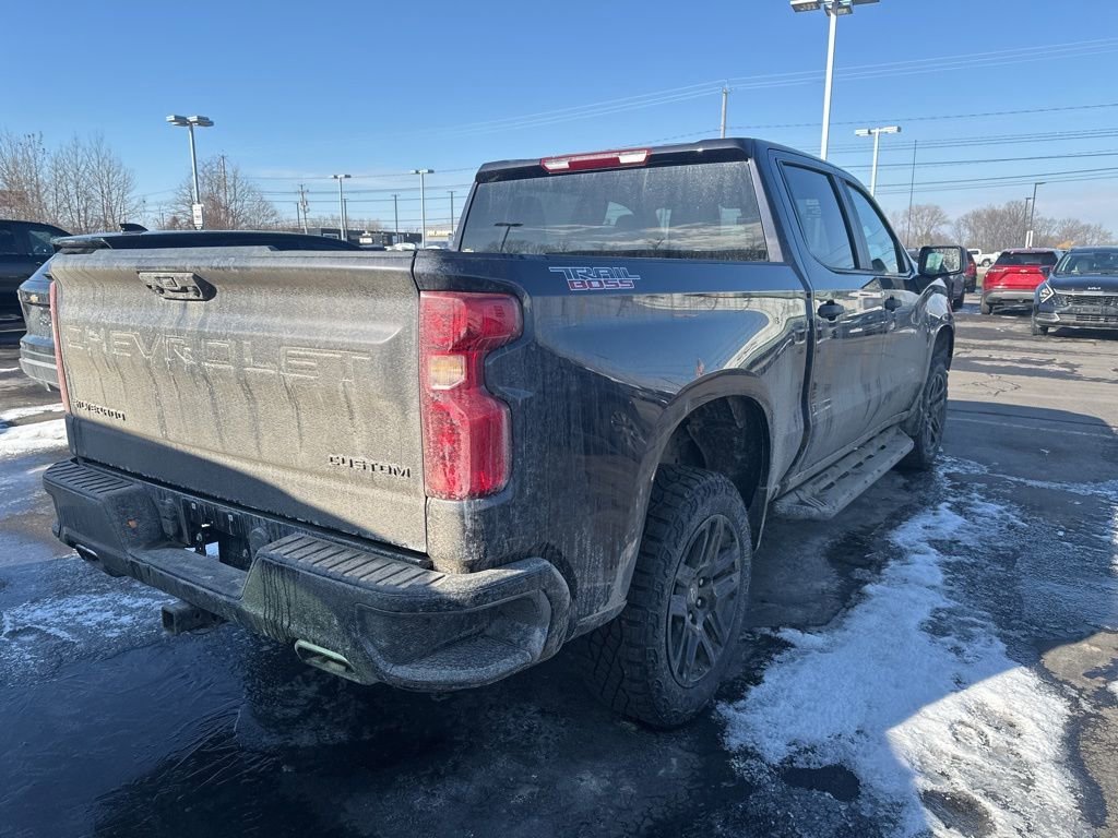 Used 2024 Chevrolet Silverado 1500 Custom Trail Boss w/ LPO, Dark Essentials Package image 2