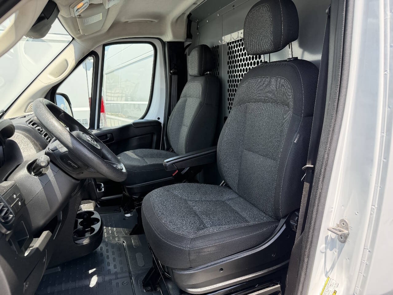 Used 2023 RAM ProMaster 2500 FWD image 30