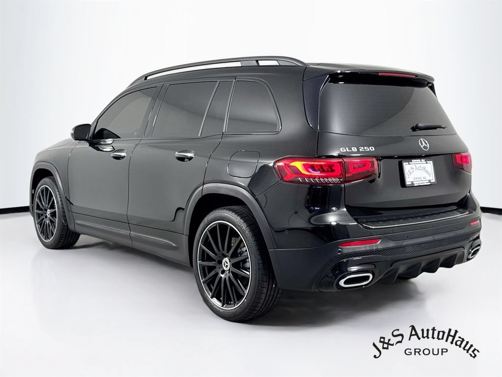Used 2022 Mercedes-Benz GLB 250 4MATIC image 5