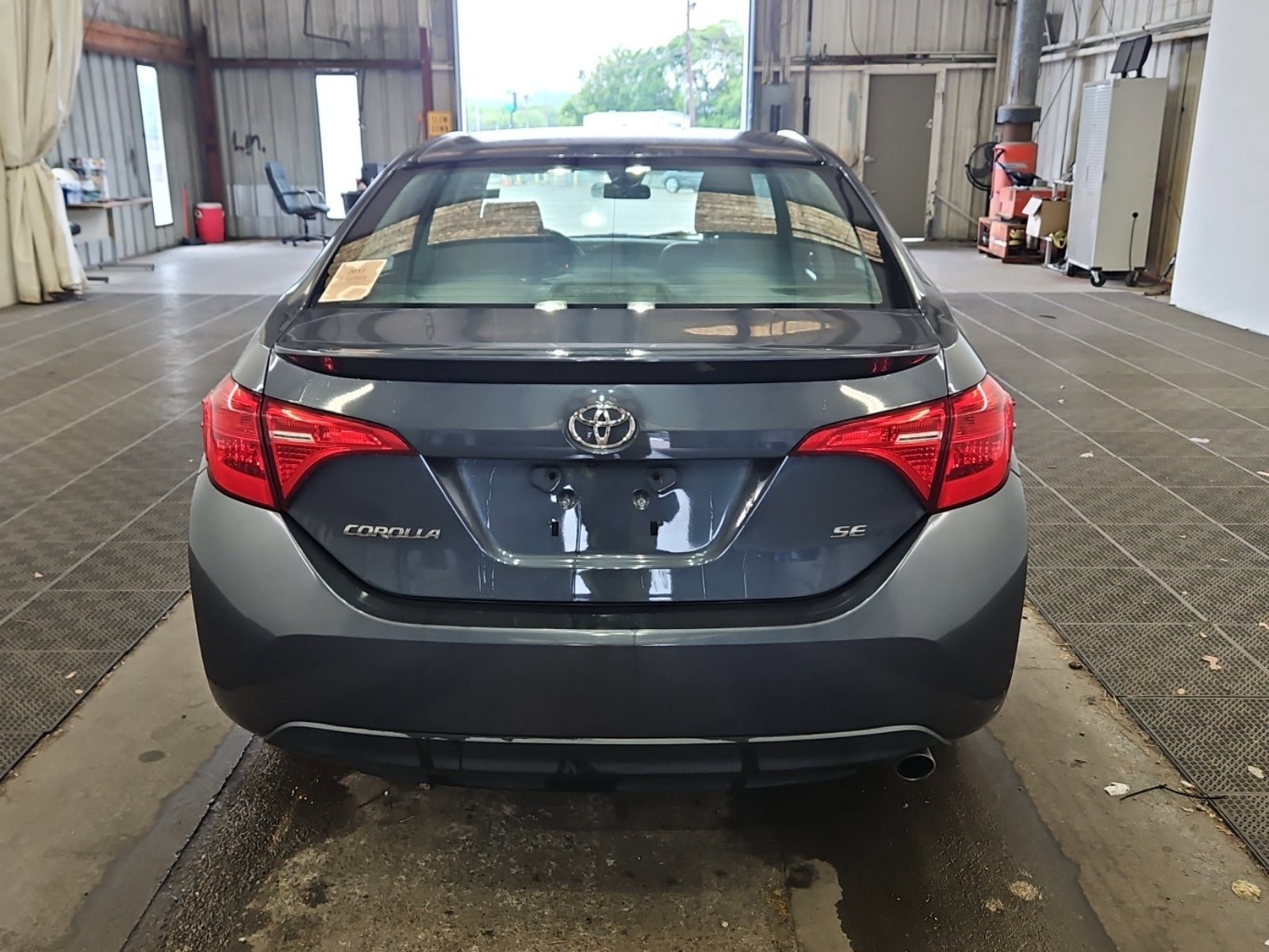 Used 2017 Toyota Corolla SE FWD image 6