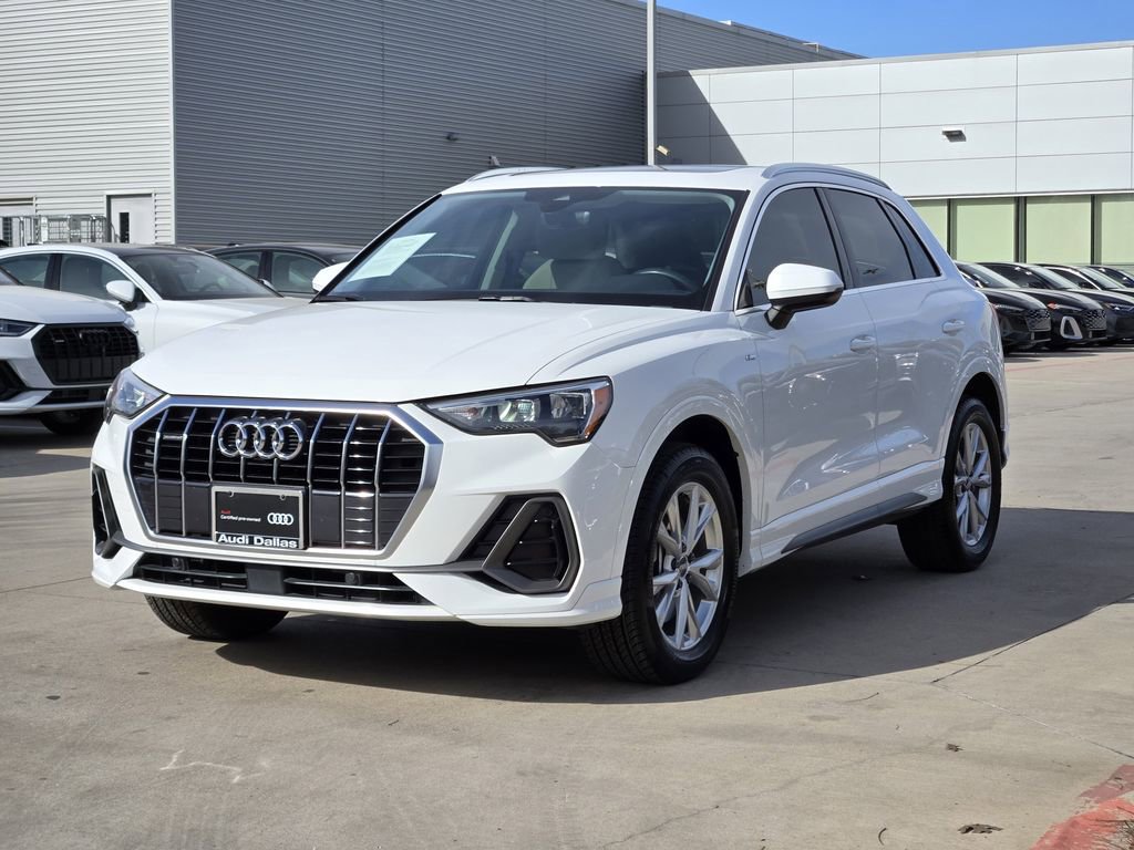 Certified 2021 Audi Q3 2.0T Premium w/ Convenience Package image 4